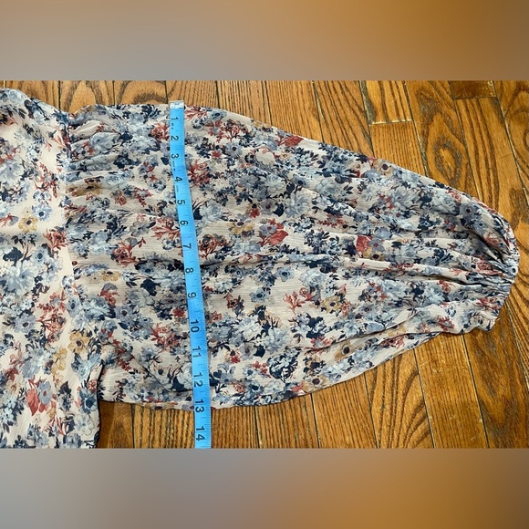 1. State V-Neck Floral Dress in Blue and Cream - Picture 4 of 10